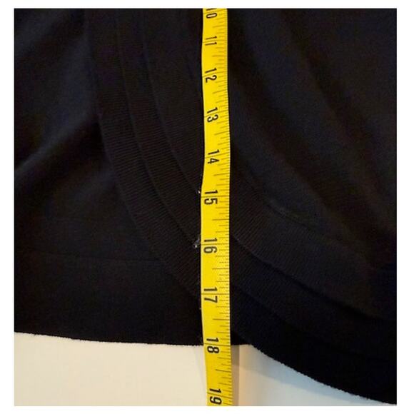 Classic Black Cardigan Sweater Large - Picture 5 of 6